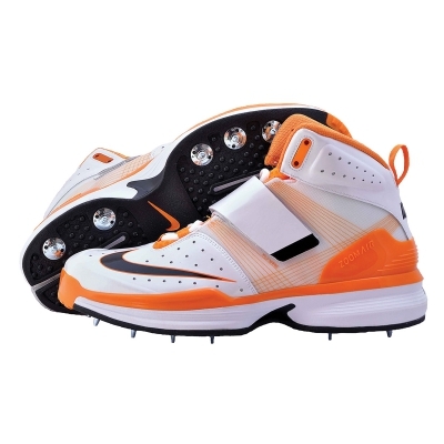 nike cricket bowling spikes